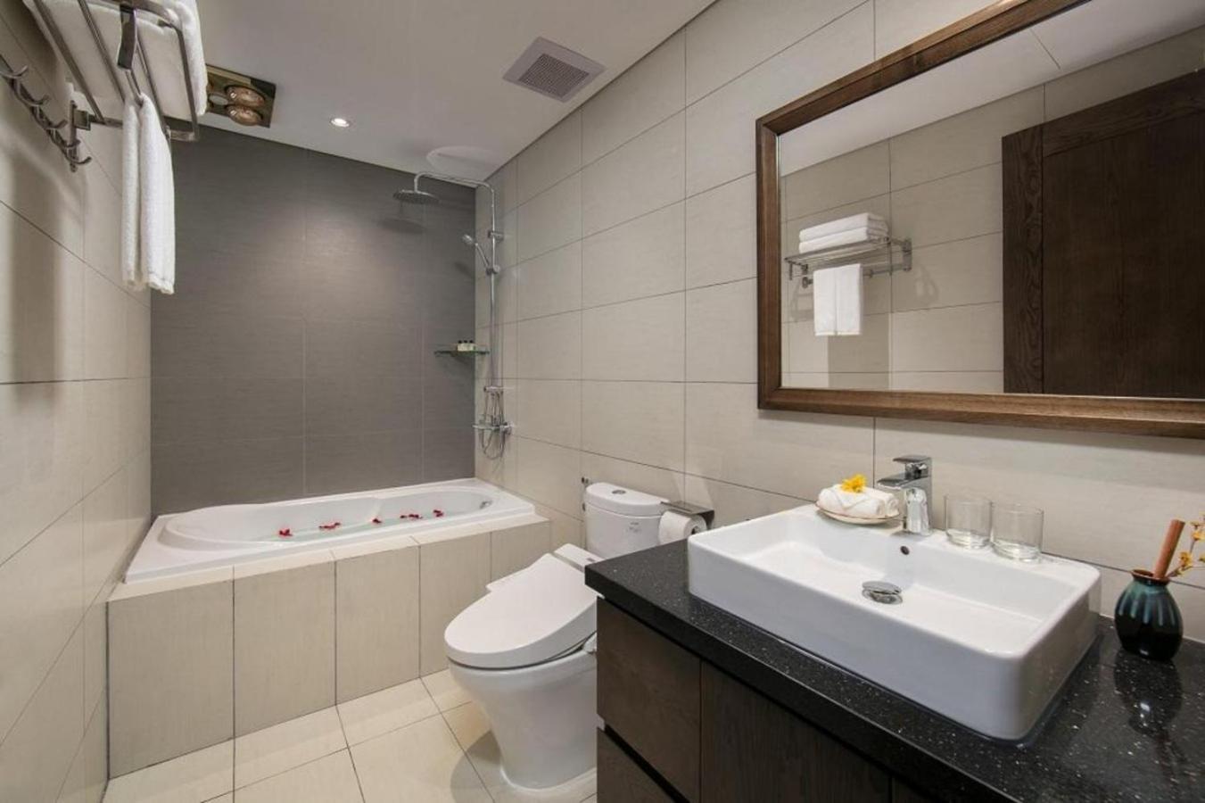The Bloom - Bespoke Living Апарт-отель